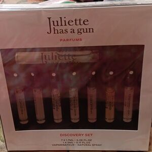Juliette has a gun Parfums discovery set.